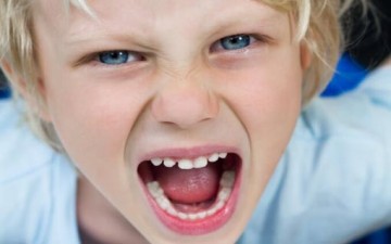 كيفية التعامل مع السلوك العنيف للأطفال